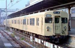 114823 B
